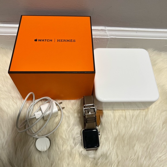 Apple Accessories - Authentic Hermès Apple Watch (series 2) 38 mm Stainless Steel